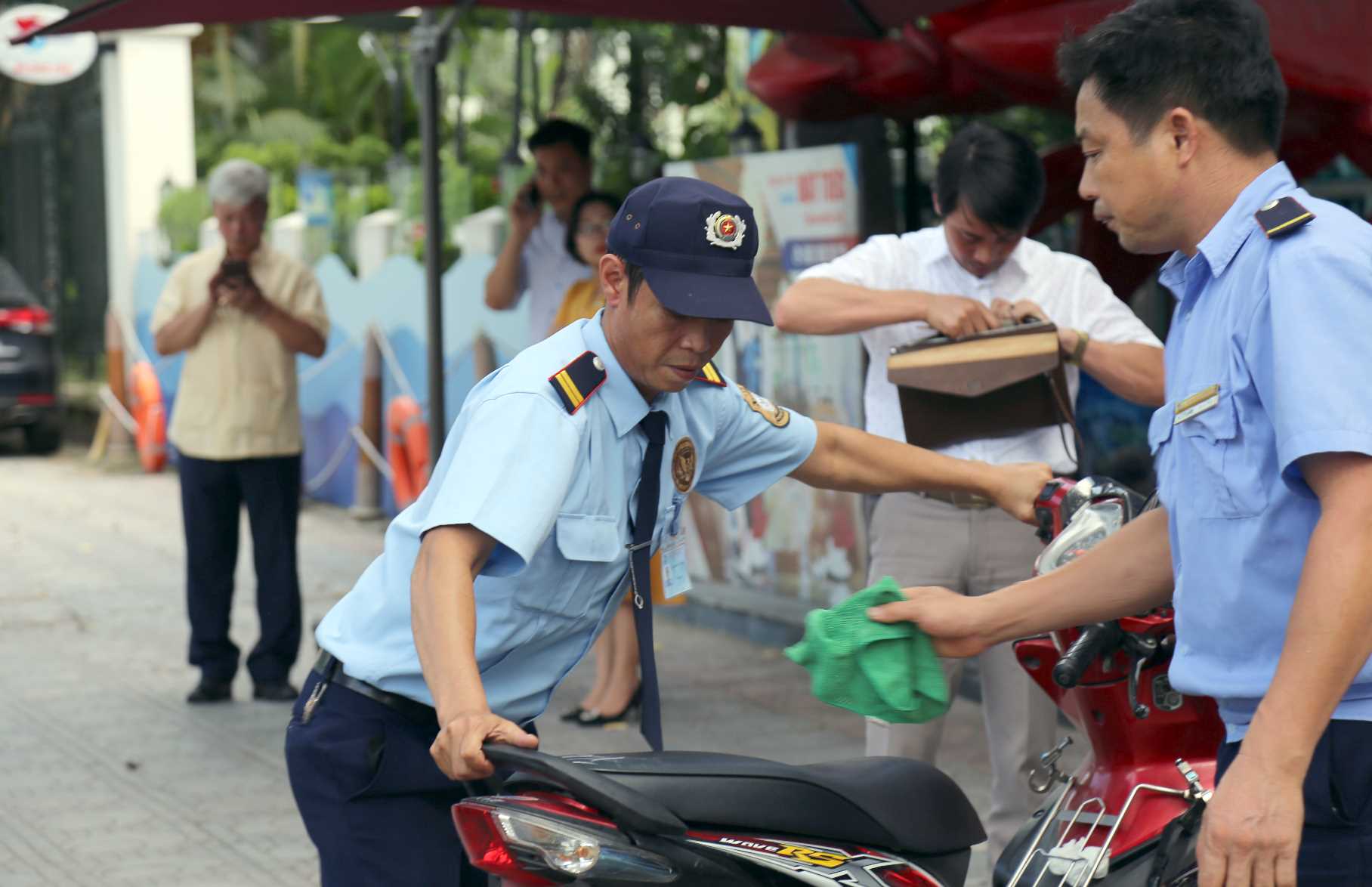 ý thức nhân viên bảo vệ
