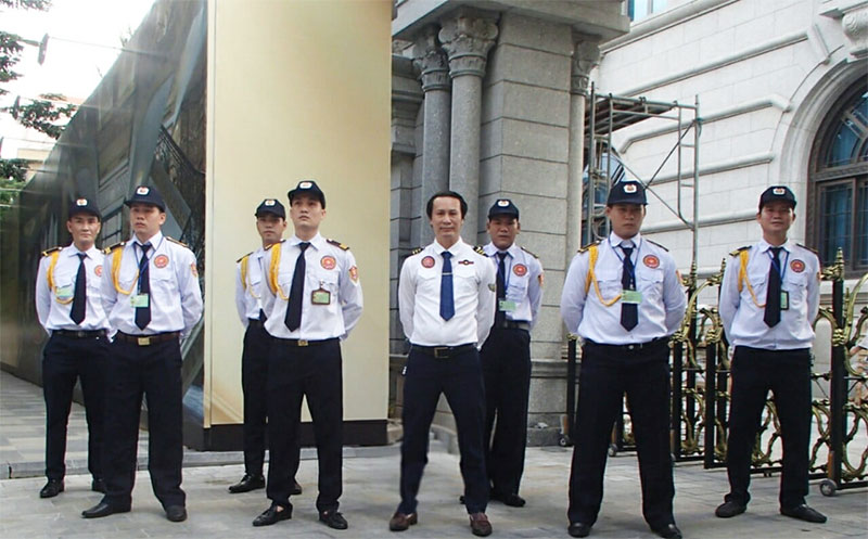 bảo vệ sảnh khách sạn