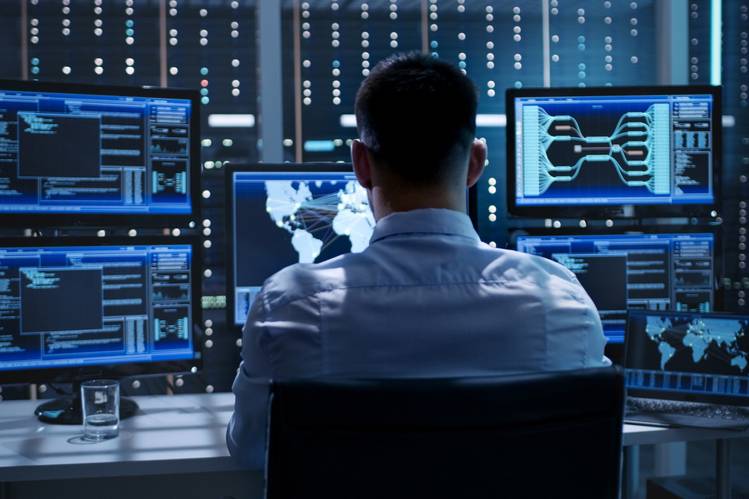 Kỹ năng quan sát, phân tích là rất cần thiết khi mô tả công việc giám sát an ninh