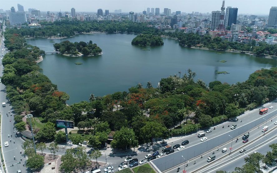Hai Bà Trưng là khu vực có mật độ dân số cao, tập trung nhiều cơ quan, doanh nghiệp, cửa hàng… 